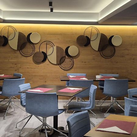 Alassia Hotel Atina Dış mekan fotoğraf