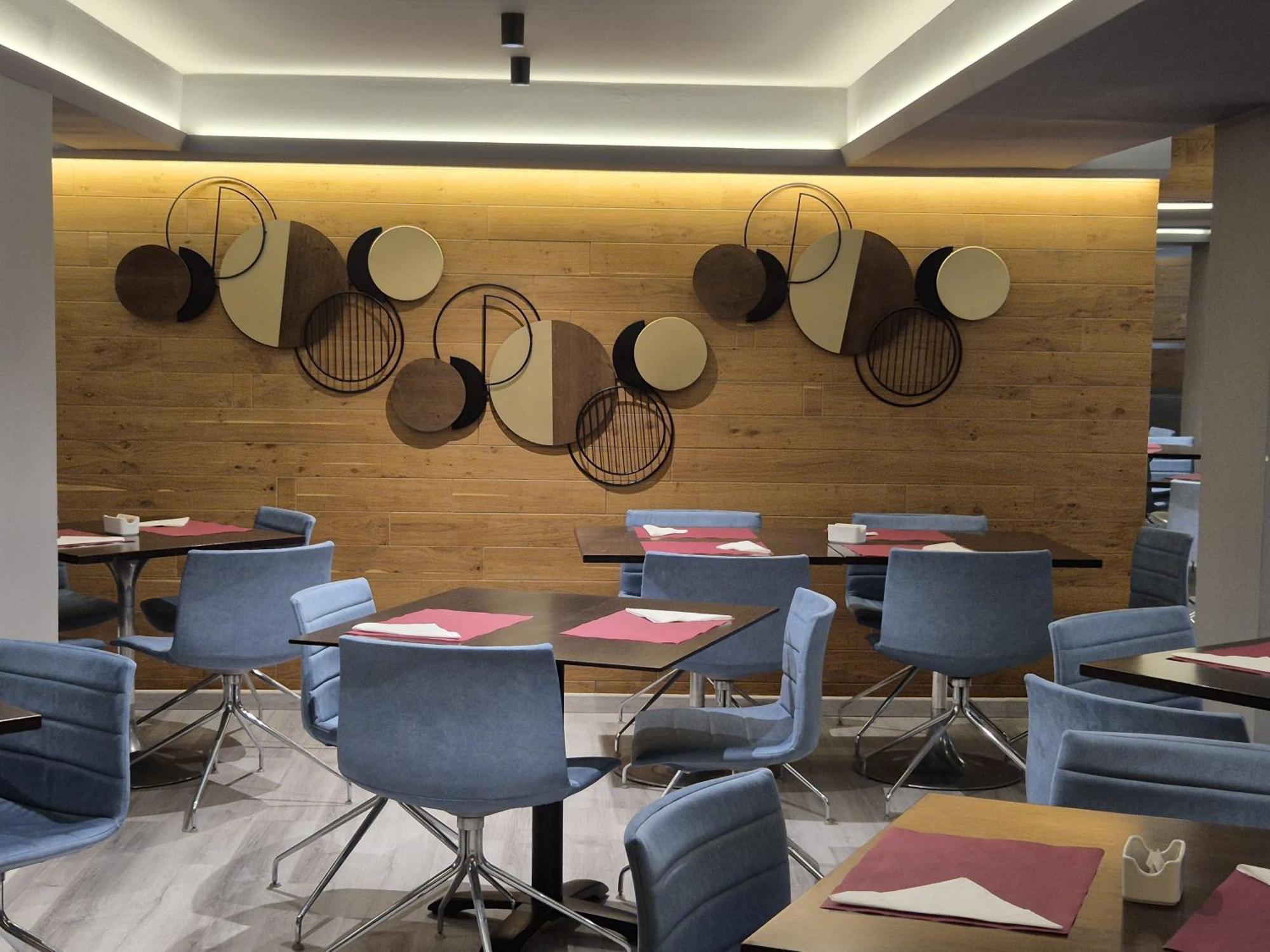 Alassia Hotel Atina Dış mekan fotoğraf